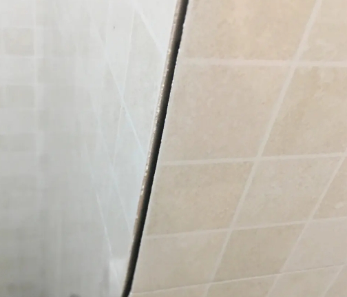 六安瓷砖空鼓维修公司分享阳台瓷砖脱落的修复过程可以分为以下几个步骤